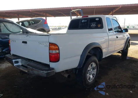 2004 Toyota Tacoma z USA, uszkodzony, nr VIN 5TEWM72NX4Z326958